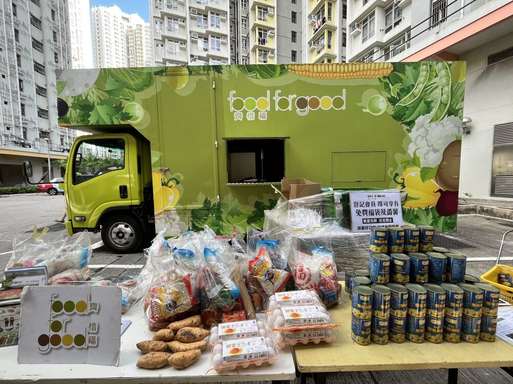 Distributed goodie bag to residents at Kai Tak Tak Long Estate — Food